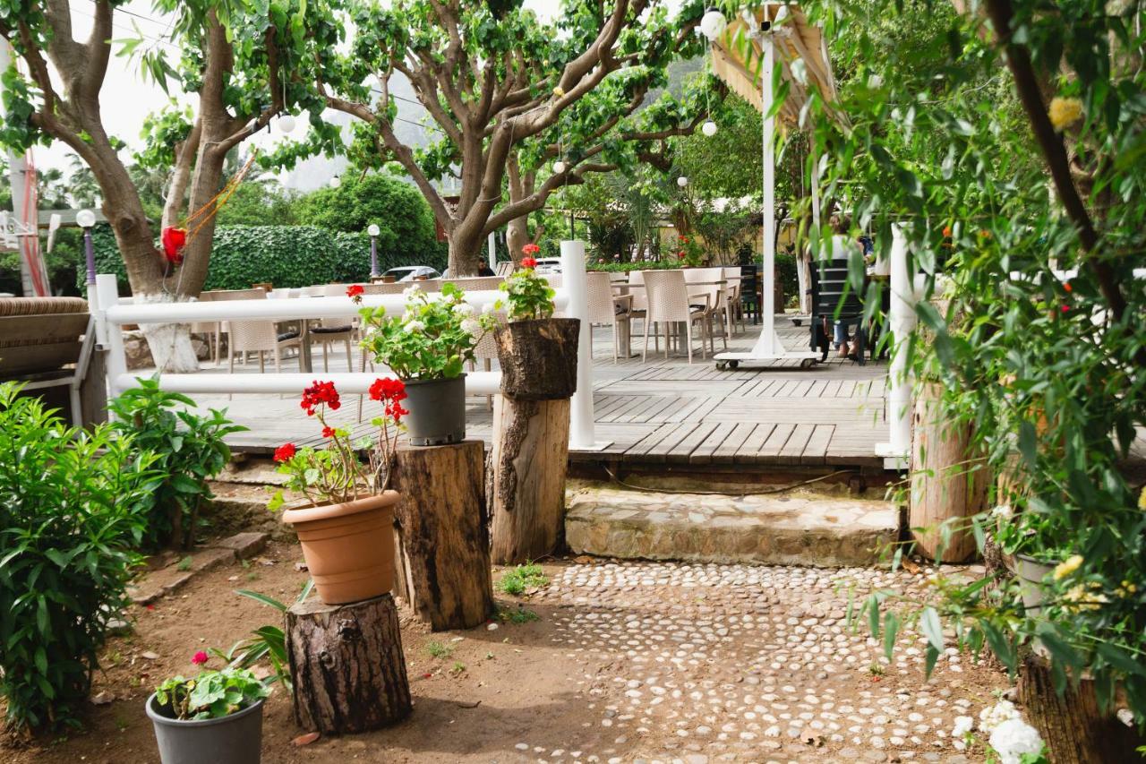 Village Garden Pansiyon Antalia Esterno foto
